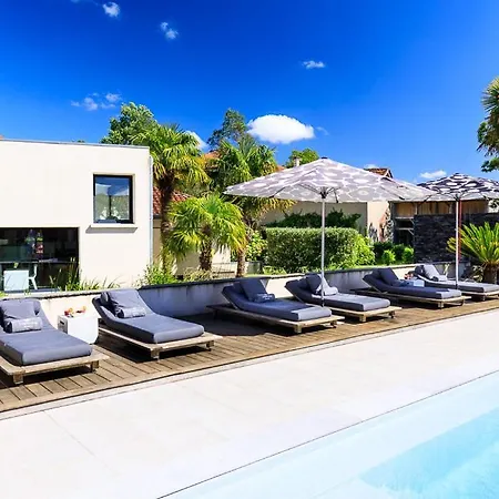 וילה Sleeps 12 Saubrigues
