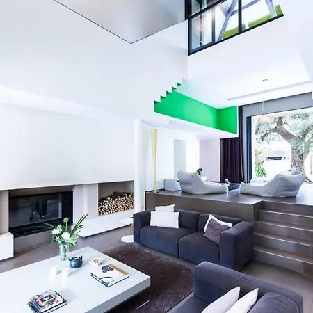 Sleeps 12 וילה Saubrigues
