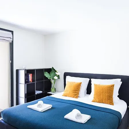 Sleeps 12 Saubrigues